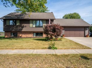 475 E Richards Rd, Oregon, WI 53575
