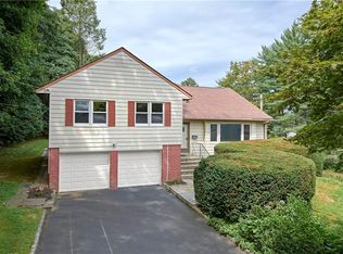 82 Haviland Ln, White Plains, NY 10605