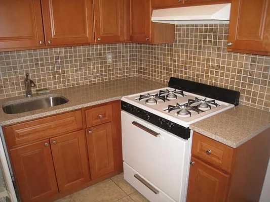 Rented by Alexiou Realty | media 1