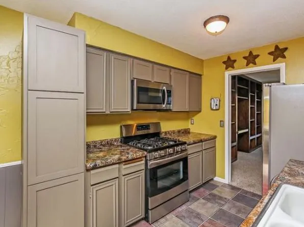 7423 142nd Street Ct W, Apple Valley, MN 55124