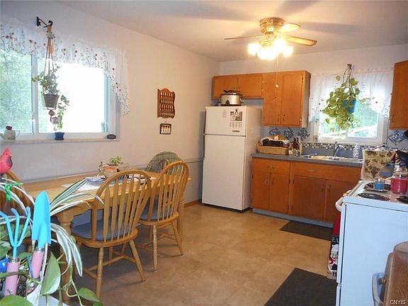 4th image of 813 S Lamont Dr