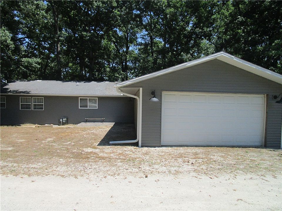 1st image of 19 Oliver Dr