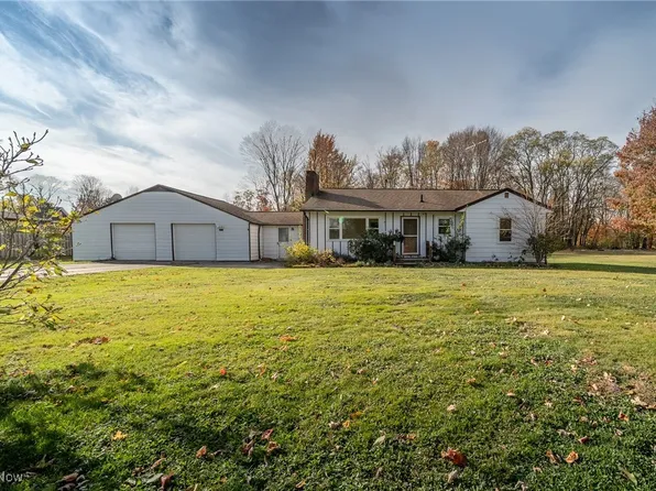 9056 Coudry Dr, Kirtland, OH 44094
