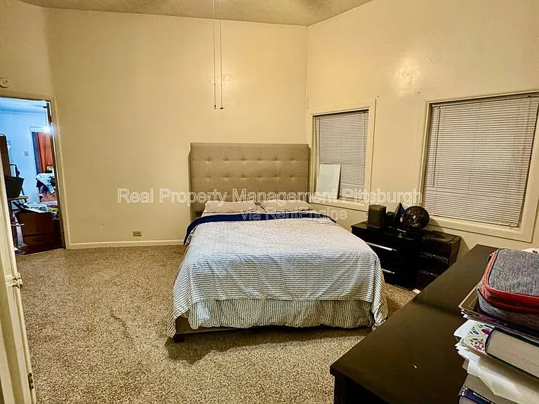 2218 Sarah St #1 — Photo 7