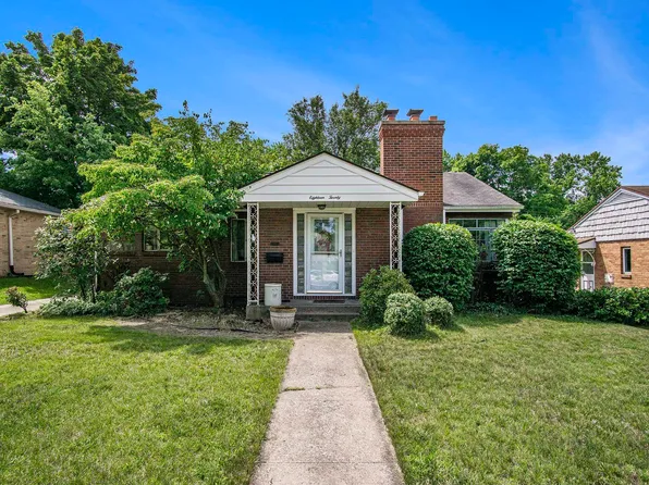 1820 Rockne Dr, South Bend, IN 46617