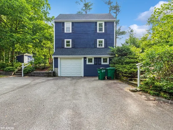 52 Pleasant St, Pembroke, MA 02359