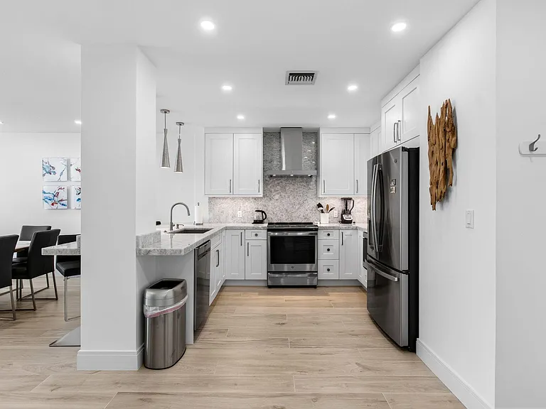 120 N Ocean Blvd #203 — Photo 18