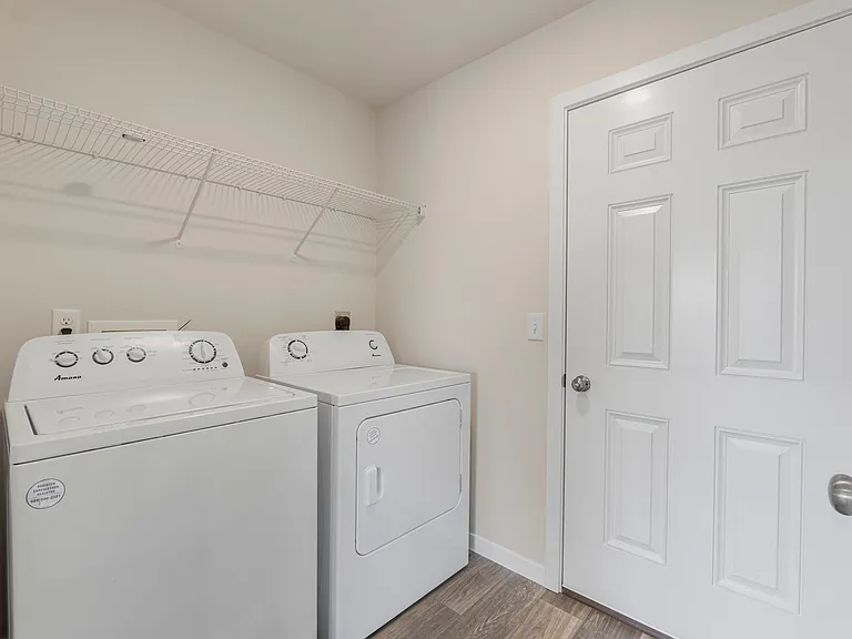 laundry/door to garage