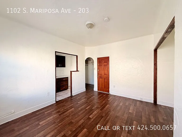1102 S Mariposa Ave #203 — Photo 2