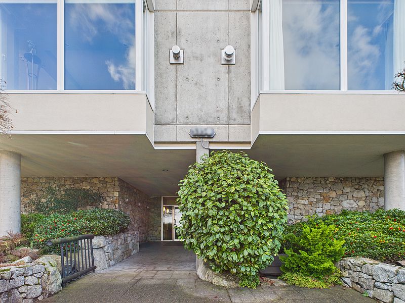 Saanich Apartment for rent - 2 Bedrooms — photo 59