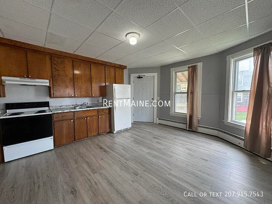 Building Photo - 131 College Ave #1