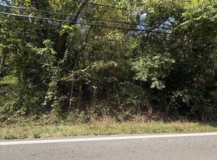 10963 Coal River Rd, Saint Albans, WV 25177