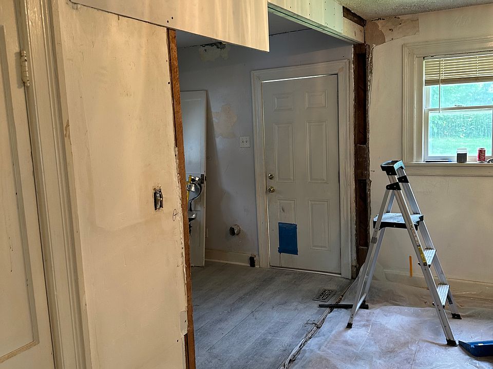 Wall removed between kitchen/dining