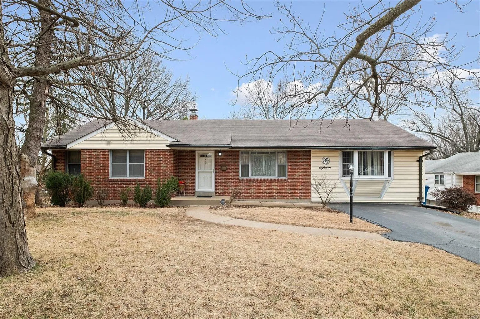 18 Olympia Dr photo 1