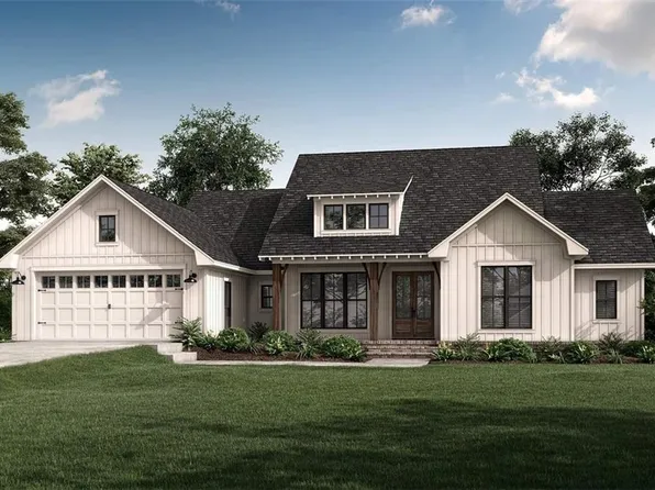 153 Oakland Dr SE, Calhoun, GA 30701