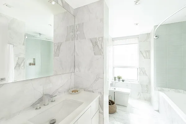 Sold by R New York | media 18