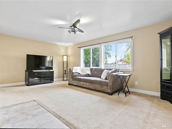 4th image of 22106 43rd Ave W