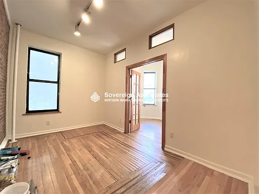 Rented by Sovereign Associates | media 14