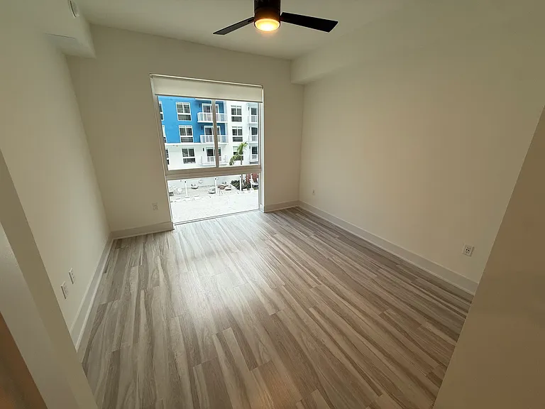 20160 W Dixie Hwy #311 — Photo 11