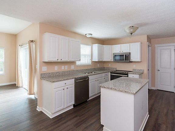4th image of 1110 Carnoustie Cir