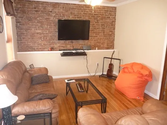 Rented by Garfield Realty  | media 16