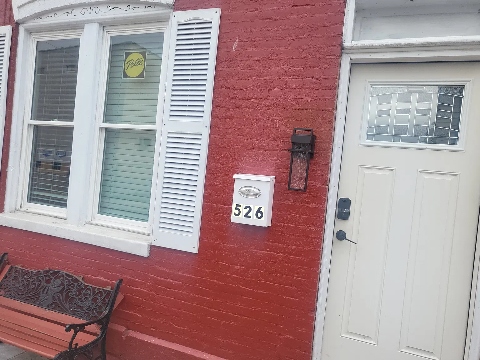 3 bed, 1.5 bath, 2000 sqft, $1,300 — Photo 2