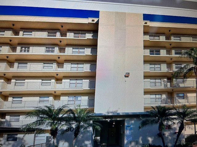 1st image of 800 Cove Cay Dr #2