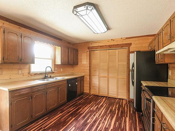 5th image of 4412 Meadowland Dr