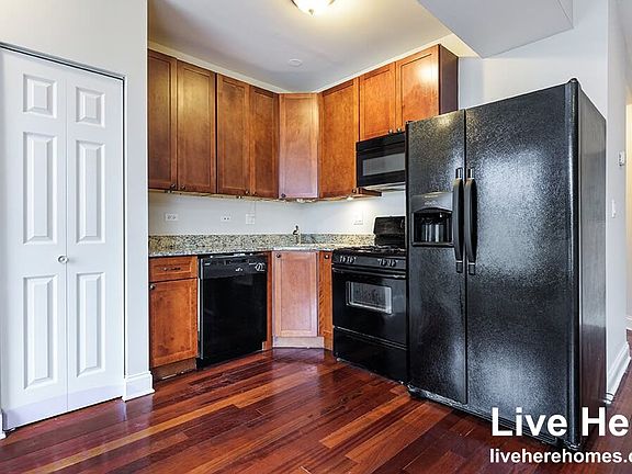 2nd image of 6508 N Claremont Ave #3E
