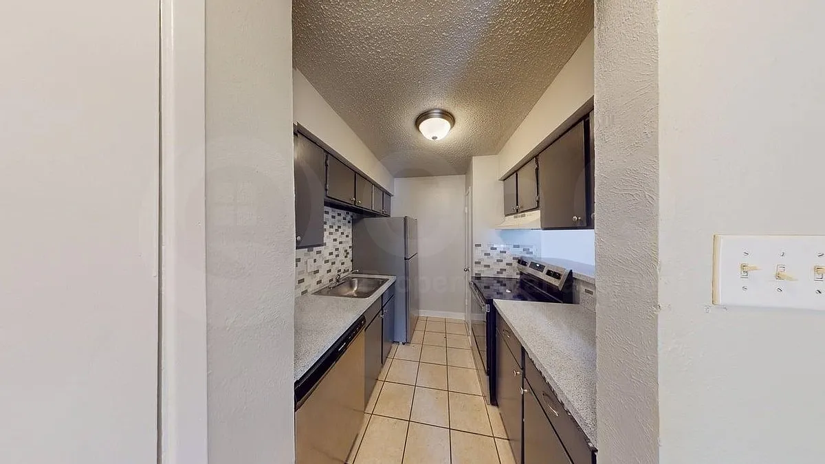 2 bed, 1.0 bath, 843 sqft, $1,099 — Photo 4