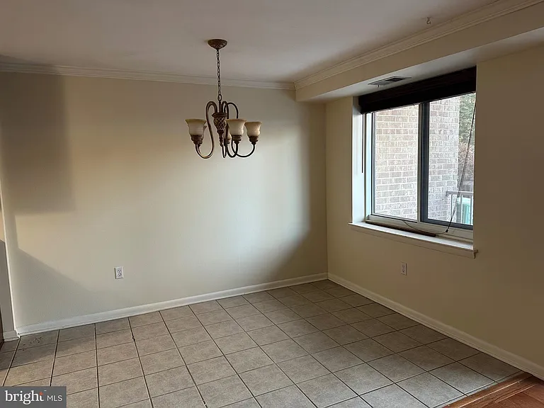 1637 Oakwood Dr #S-105 — Photo 13