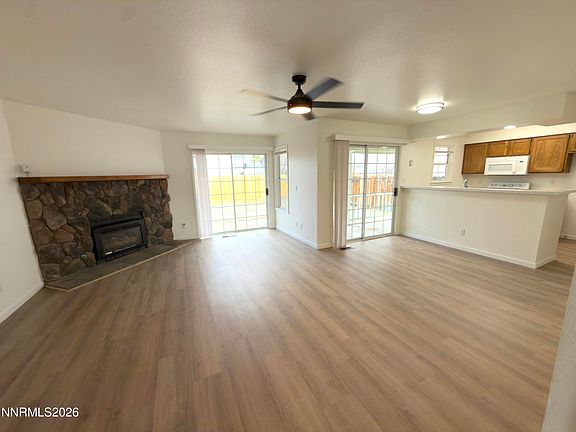 3rd image of 426 Windtree Cir