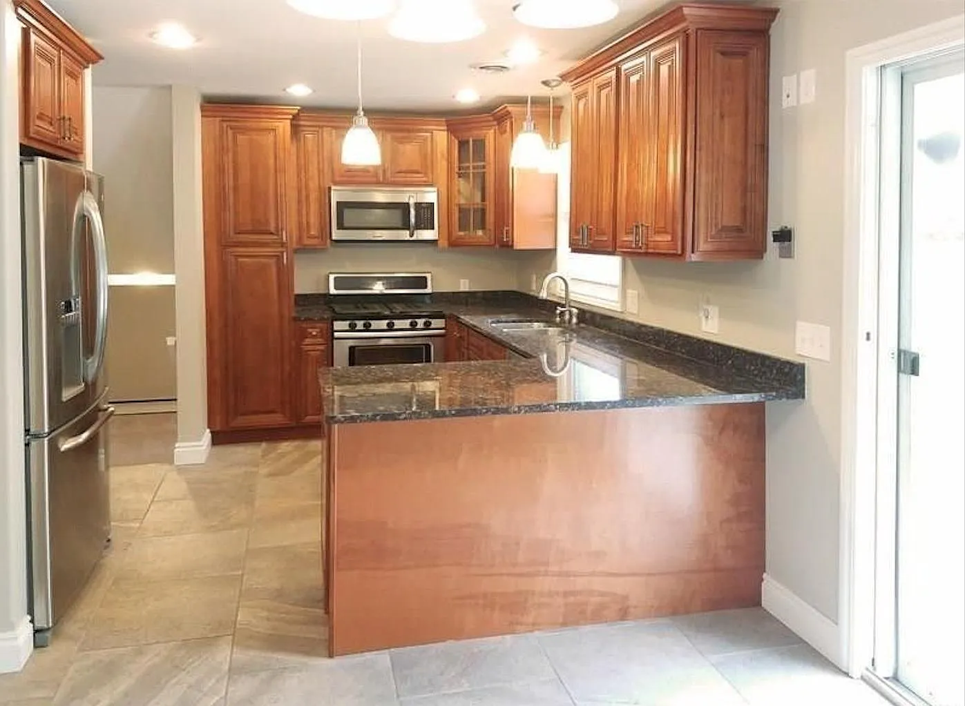 4 bed, 1560 sqft, $3,300 — Photo 4
