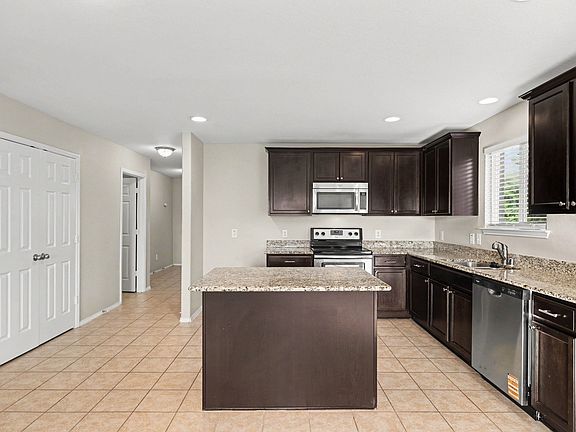 4th image of 1700 Gayla Creek Dr