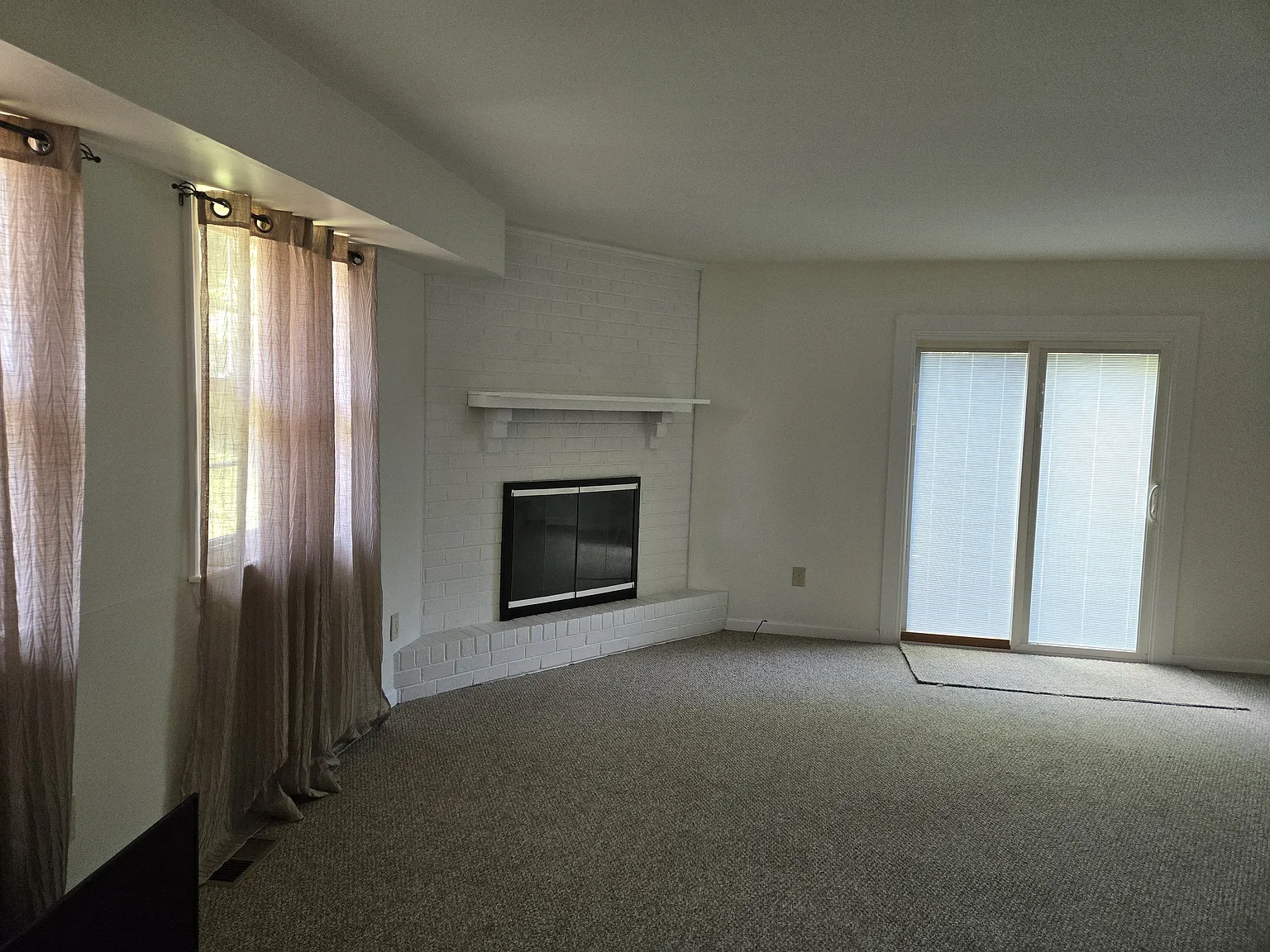 3 bed, 2.5 bath, 1152 sqft, $1,800 — Photo 4