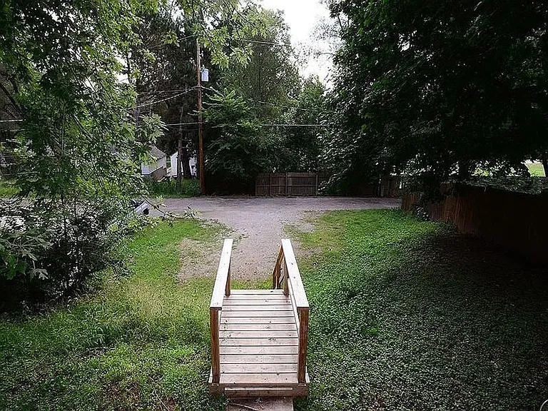 1309 Franklin St — Photo 15