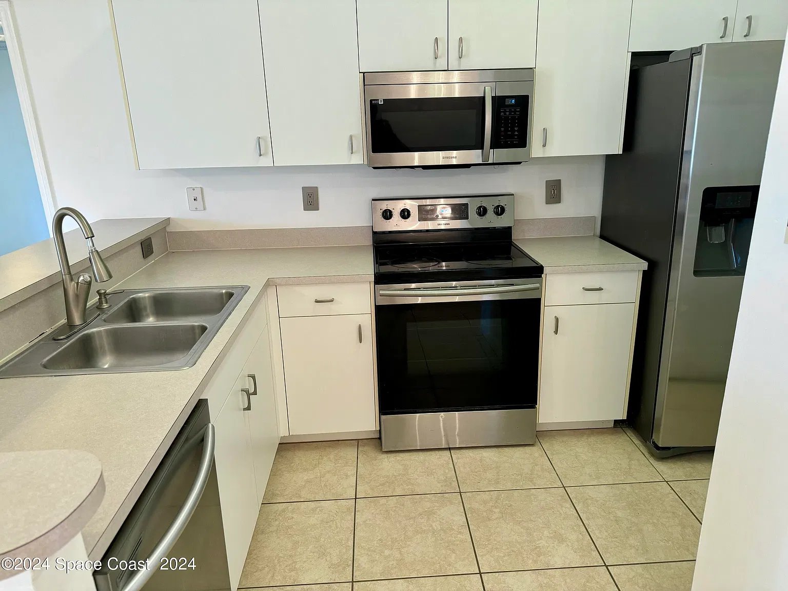 4 bed, 2.0 bath, 1300 sqft, $2,000 — Photo 4