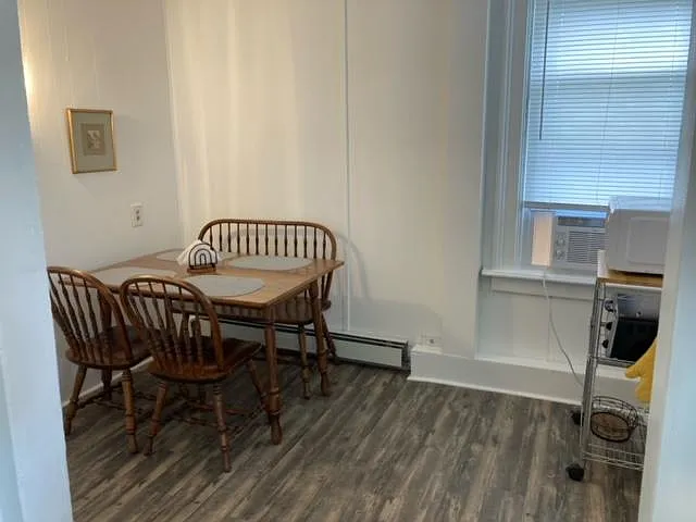 Eat in kitchen