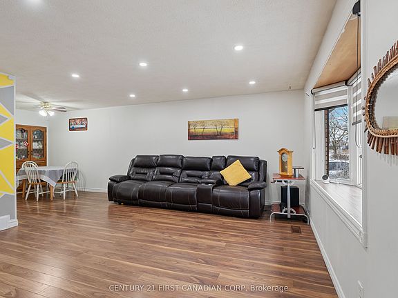 5th image of 54 Brennan Dr N