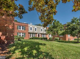 1733 Queens Ln #1-122, Arlington, VA 22201