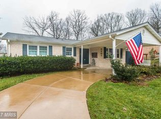 6807 Houndmaster Rd, Springfield, VA 22152
