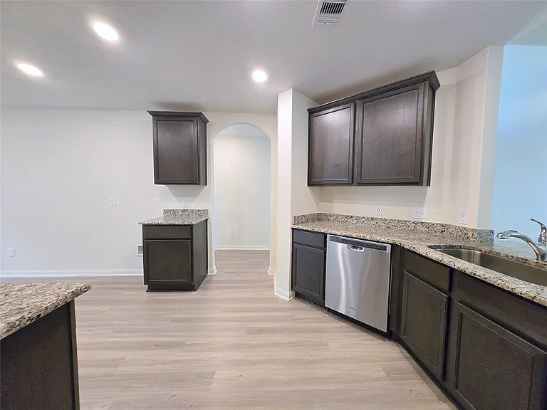 380 Stone Gage Dr — Photo 7