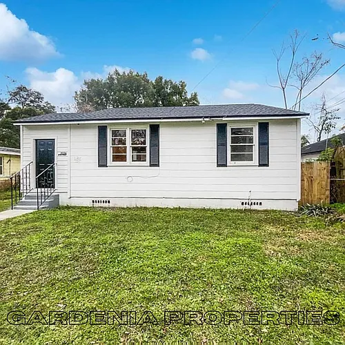 3336 Myra St Photo 1