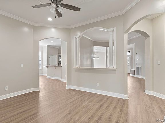 3rd image of 8643 Carillion Pl