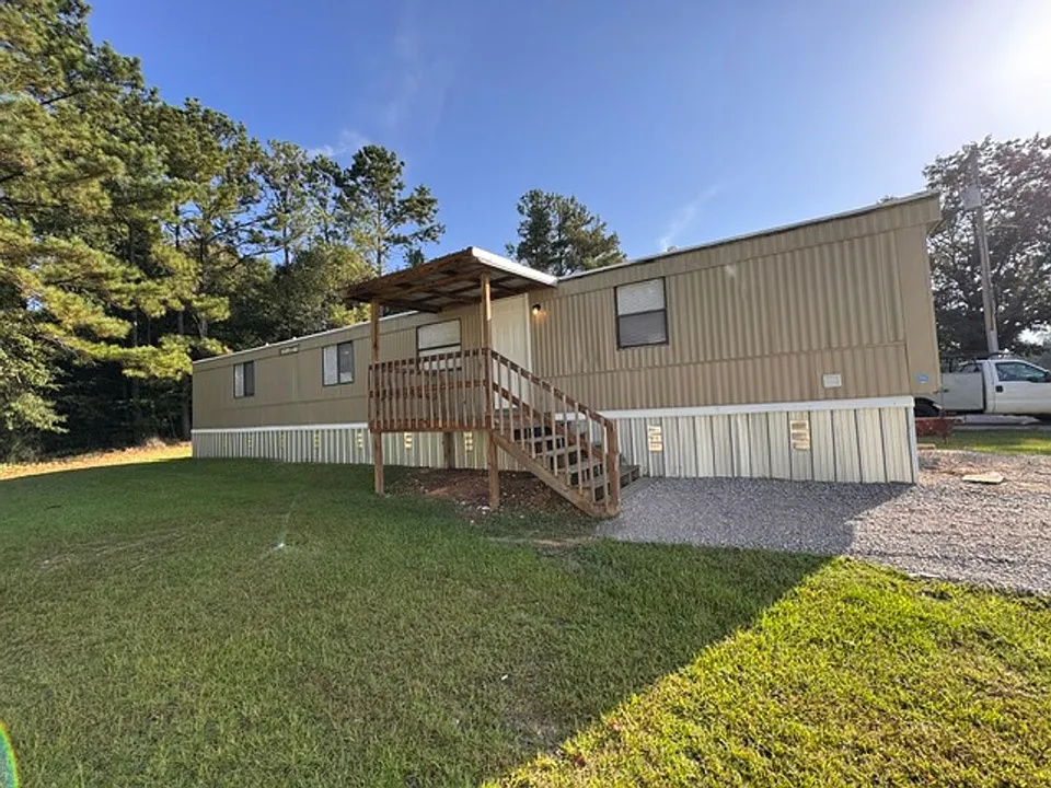 1615 Pine Lake Dr