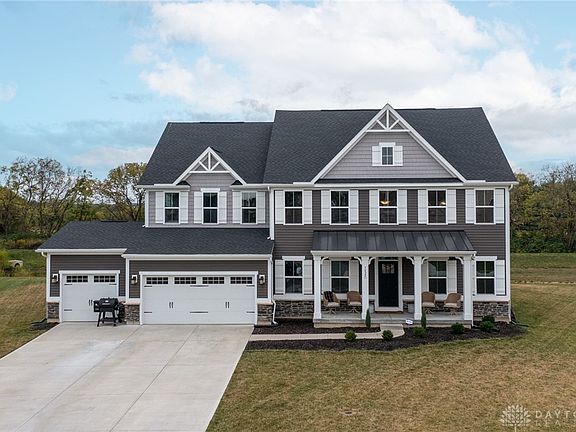 2nd image of 5020 Victoria Pl