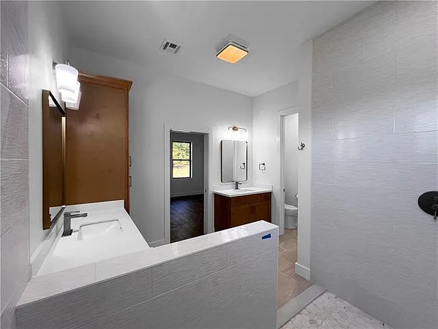 285 Lourdes Ln — Photo 10