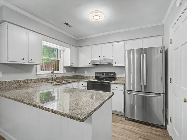 5519 Hamstead Xing, Raleigh, NC 27612