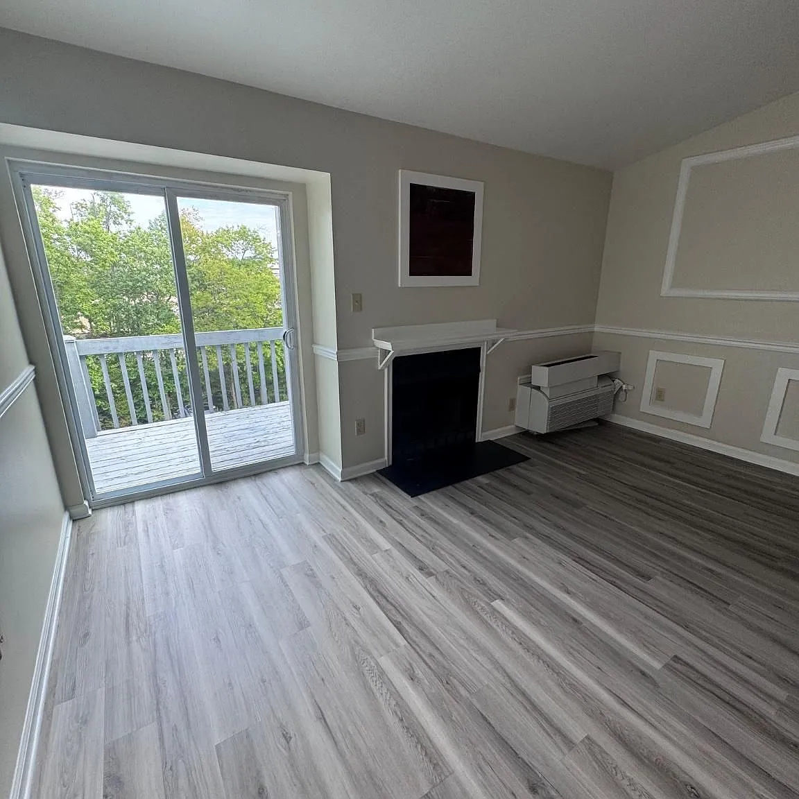 1 bed, 1.0 bath, 654 sqft, $1,900 — Photo 3