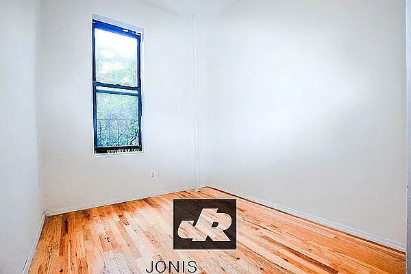 Rented by Jonis Realty | media 3